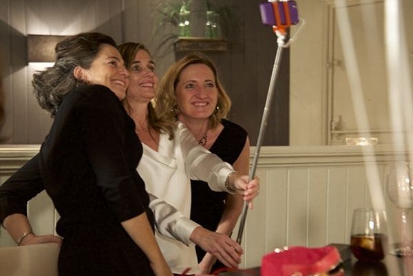selfie-empresa-mujeres-newtandem-alegria-felicidad-aniversario-trabajo